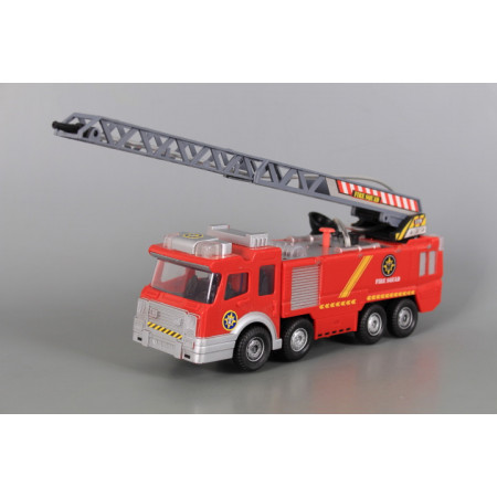 Пожарна кола със звук и светлина, пръскаща вода